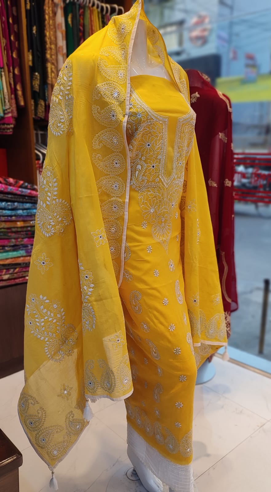 Lakhnow Three Piece - Image 2